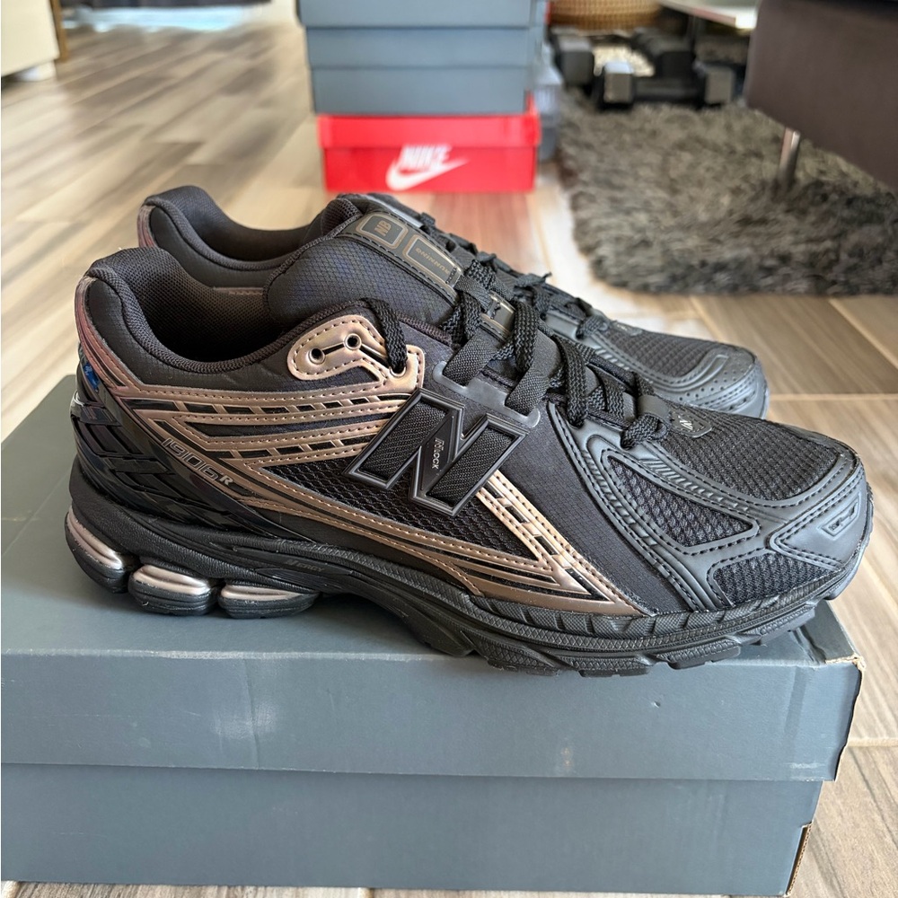 Men's New Balance 1906R Shoes - Black Gold U1906RJM